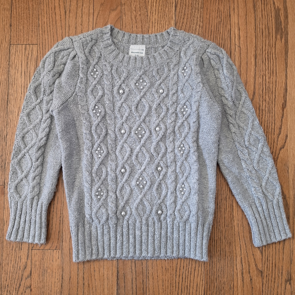 abercrombie kids Gray Pearl Cable Knit Crewneck Sweater Girls Size 5/6